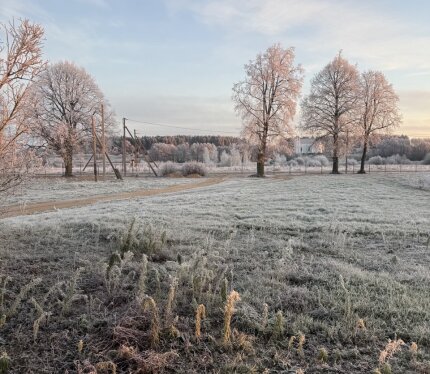 Красивой место для отдыха. Озеро не далеко от дома. По выходным есть дискотека в местном ДК