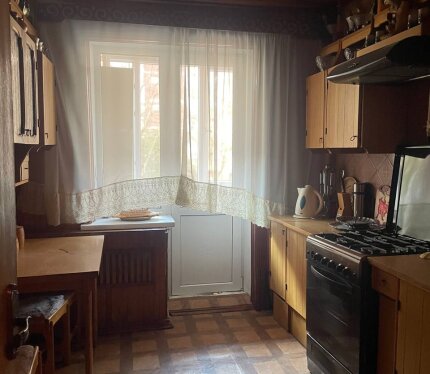 Продается трехкомнатная квартира, ул. Чкалова