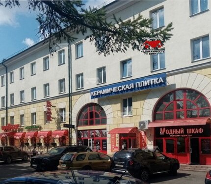 Просторное помещение на втором этаже торгового центра "Спутник"