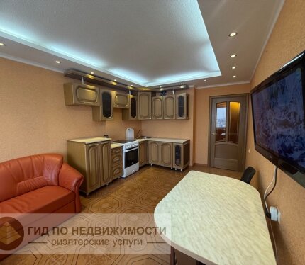 Продается однокомнатная квартира в самом востребованном районе г. Гомеля по улице Головацкого, д. 105А. Квартира находится в монолитном восемнадцатиэтажном доме на 17 этаже.