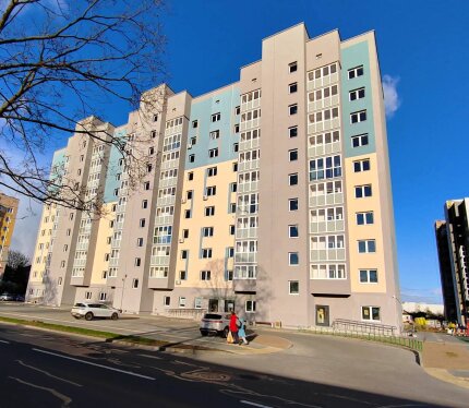 ПРОДАЕТСЯ отличное помещение с ОТДЕЛЬНЫМ входом площадью 133м ВОЗЛЕ БУДУЩЕЙ СТАНЦИИ МЕТРО: c ОТДЕЛКОЙ; Open-Space; - ПЕРВАЯ линия; - 1-ый ПОЛНОЦЕННЫЙ этаж жилого дома; - высокие потолки (3,25м); - парковка перед/за домом; - вход на уровне тротуара + пандус; - новостройка 2026 года; - много света - окна с обеих сторон дома; - свой санузел; - пожарная сигнализация; - введено оптоволокно для интернета; -свой вентканал; - разводка электрики; - свои счетчики на все коммуникации.