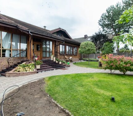 Коттедж в Зацени