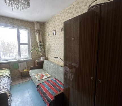 5/6 доли в квартире в 2х комнатной квартире в Заводском районе