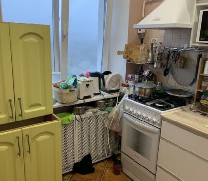 Продаются 2 раздельные выделенные комнаты в четырехкомнатной квартире на ул. Долгобродская, д. 3