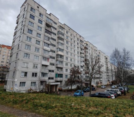 Трехкомнатная квартира в тихом спокойном районе с прекрасным видом