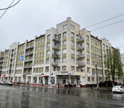 4-комнатная  145 кв м в самом центре!
