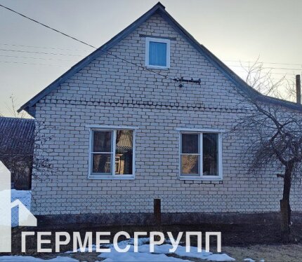 В продаже дом расположен в живописном месте в поселке Сосновый Бор.