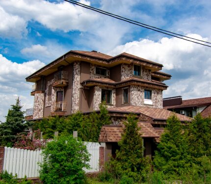 Продается уникальный по архитектуре коттедж для бизнеса в Колодищах