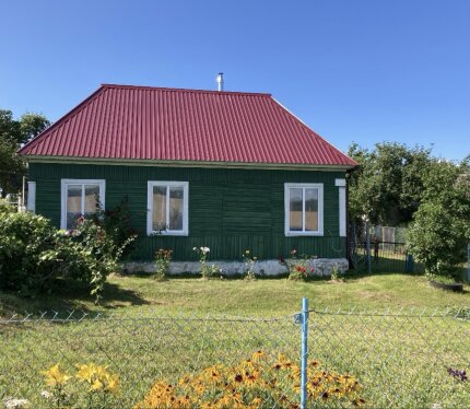 Продаю дом а.г Налибоки, 85-90 км от Минска. Площадь дома общая 90 кв. Жилая 41. Дом со всеми удобствами. Собственник 