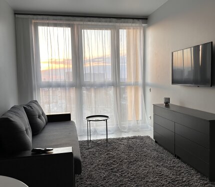 Сдам на длительный срок классную двухкомнатную квартиру в Минск-Мире отличный вид