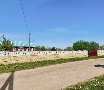 Уникальное предложение!Продается прекрасный, большой дом в одном из самых живописных и исторически значимых уголков нашей родины! До Мирского замка всего 20 км. К дому ведет асфальтовая дорога. До самого населенного пункта Грицкевичи хорошее транспортное 