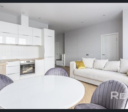 Сдается от собственника на длительный срок дизайнерская ЕвроТРЕШКА с шикарным ВИДОМ в ЖК ЛАЗУРИТ пр. Победителей 115