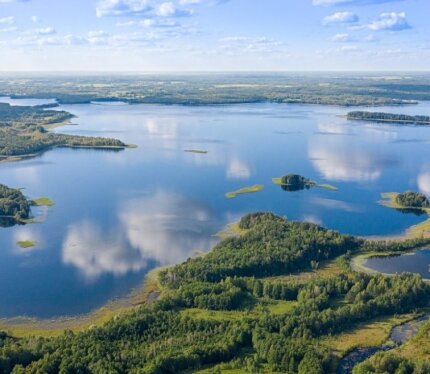 Продаётся участок на берегу озера "Ричи" в д.Миколаюнцы Браславского района!