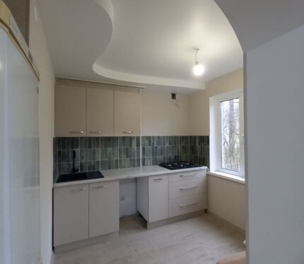 Продается двухкомнатная квартира, ул. Смоленская