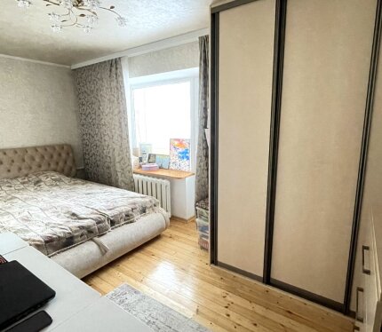 Продажа 1/2 доли в 3 комнатной квартире.