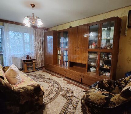 Трёхкомнатная квартира возле мини-рынка