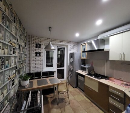 Продается двухкомнатная квартира, пр-т Победы