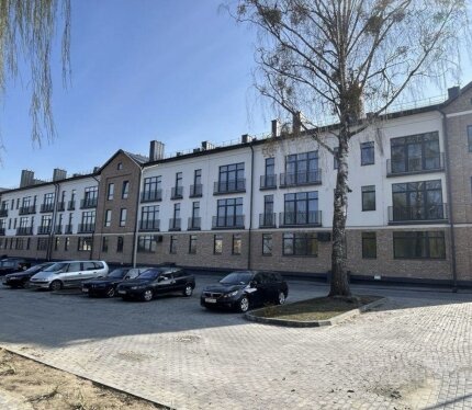 2-комнатная квартира в ЖК «Александровский» в центре города — панорамные окна, вид на зелёную зону, закрытый двор без машин