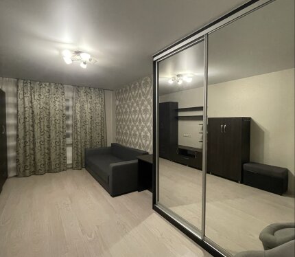 Сдаётся комната для девушки/женщины. Чистоплотной, без животных, детей и шумных компаний