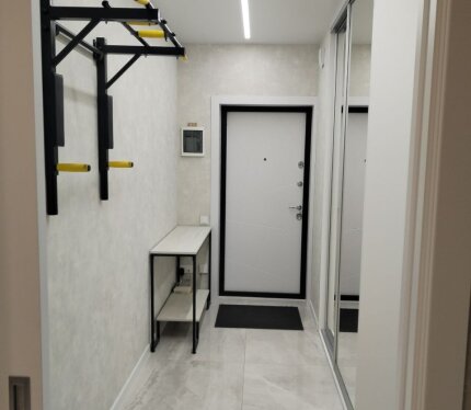 Сдам однокомнатную квартиру порядочным и платежеспособным людям, без детей, без домашних животных, гражданам РБ. Евроремонт, вся бытовая техника, мебель, кухня отделена от спальни. До метро аэродромная и ТЦ Авиа-молл 1 мин пешком, если есть необходимость спокойно парковаться в любое время, есть паркинг рядом с домом(за отдельную плату). Оплата на месяц вперёд + залог в размере месячной платы, прописан 1 человек, коммунальные небольшие.