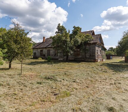 Большой участок в городе под застройку