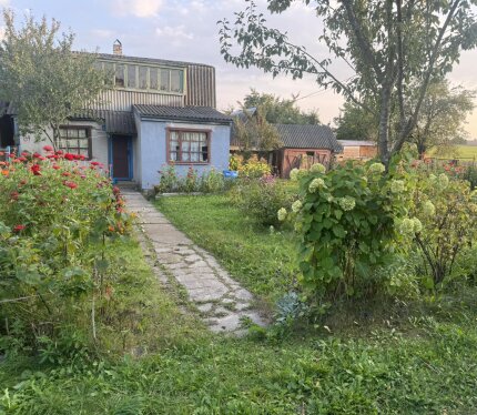Продается дачный домик недалеко от "Линии Сталина"!