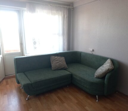 Сдам комнату на длительный срок . По всем вопросам звоните по номеру телефона