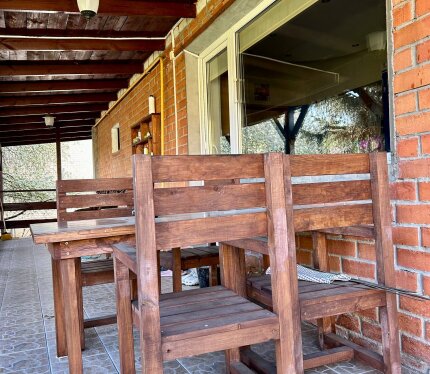 Дом в городе. Готов на 100% к проживанию. Мебель, техника. Участок облагорожен.