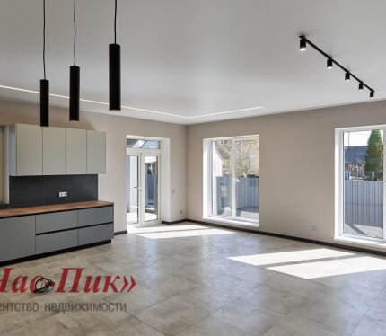 Современный коттедж в престижном коттеджном посёлке "Ратомка-Минское Море"!