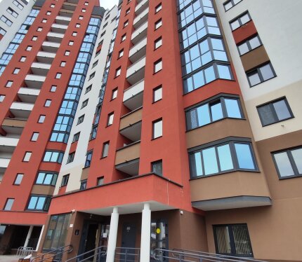 Продаётся квартира-студия в новостройке Гродно. Всё сложное уже сделано+ кухня с техникой! Всё самое дорогое и грязное уже позади.Вам остаётся только лёгкая чистовая отделка под свой вкус — и можно заезжать. Реальному покупателю разумный торг