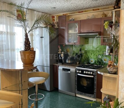 Продается трехкомнатная квартира, ул. Ленина