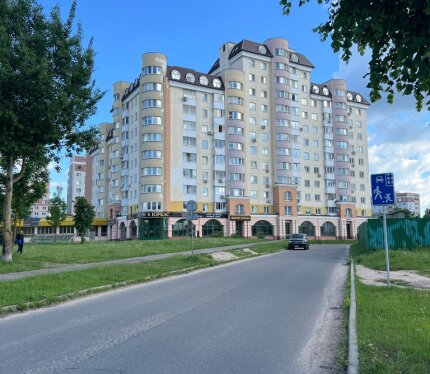 Уютная 4-х комнатная квартира на Строителей 5 к.2 в тихом районе города рядом с гостиницей Лучеса