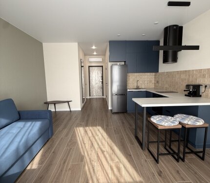 ПЕРВОЕ ЗАСЕЛЕНИЕ. НОВЫЙ РЕМОНТ.Договор аренды. Сдает хозяин квартиры.В квартире есть вся необходимая мебель и бытовая техника для комфортного проживания: холодильник, посудомоечная машина, стиральная машина автомат, духовой шкаф, варочная поверхность, вытяжка, кондиционер, бойлер, кофе-машина.Метро Аэродромная - 5 минут Тепллые полы в ванной сделают межсезонье комфортным и тёплым. Различные сценарии освещения. Интернет подключен. Для хранения одежды есть отдельная большая гардеро