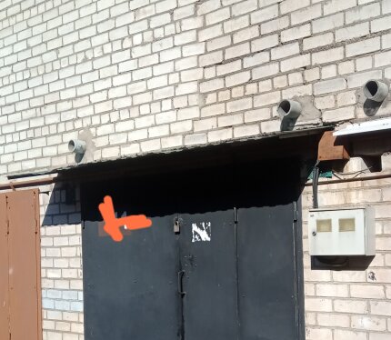 Сдам гараж на длительный срок . ГПК " Рыцарь - 3 " . Оштукатуренный , покрашен, сухой ,подвал со стеллажами , под в подвале забетонирован вентиляция. 