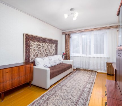 Продается солнечная, теплая, 3-комнатная квартира с тремя изолированными комнатами!