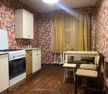 Продается 2-х комнатная квартира по улице Краснозвездной( район Казимировеа) дом 66А.