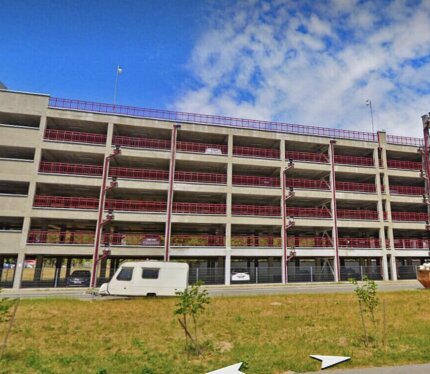 Сдам в аренду паркоместо на длительный срок. 4 этаж, место удобно расположено рядом со сьездом Доступно от 03.04.2026