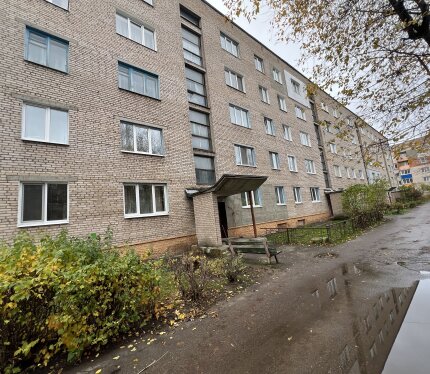 Продаётся двухкомнатная квартира в районе «Черёмушки» по адресу: г. Орша, ул. Мира дом 59А.