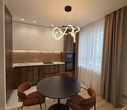 Дизайнерская 2-ух комн. квартира в ЖК Левада с паркингом