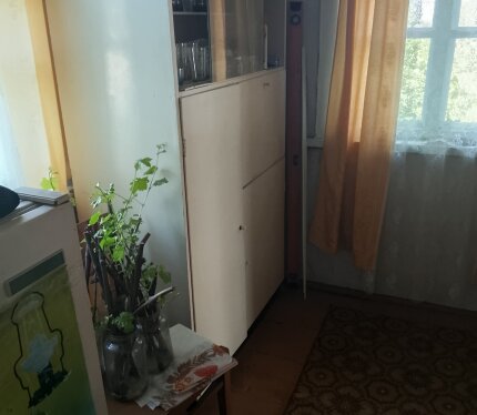 Дом готов к круглогодично проживанию огорожен сад хоз постройки отл состояние оцинкованная крыши мебель холодильник остаются гараж дощатый