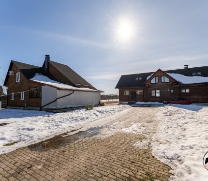 Продаётся комплекс из двух домов в Гостиловичах.