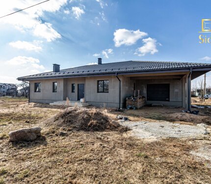 Дом в деревне Сороковщина,Узденский р-н, Минская область, Озерский с/с. Слуцкое направление 25 км от Мкад. Площадь по СНБ 197,06 Общая 162,27м.кв, жилая 108,59 м.кв в том числе кухня-гостиная 41,0 м.кв. Терраса 22,05 м.кв.
