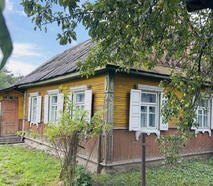 В живописном агрогородке Лучники Слуцкого района выставлен на продажу уникальный дом, который станет вашим уютным гнездышком для круглогодичного проживания. Это предложение — настоящее сокровище для тех, кто ценит спокойствие загородной жизни, но не готов