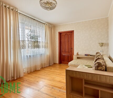 Аккуратная полуторка в центре. Метро! Комаровочка.