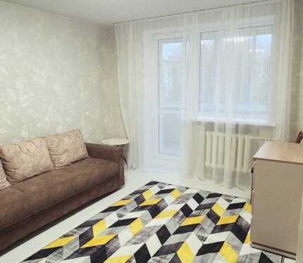 От собственника без посредников. Первое заселение после ремонта по договору гражданам Республики Беларусь. Все, что есть в квартире видно на фото. Для одного человека или супружеской пары с постоянной занятостью без детей и животных. Без вредных привычек. По предоплате за 1-й месяц+ залог. В квартире никто не прописан.