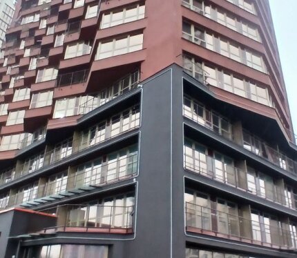 Продается видовая квартира евротрешка с большой открытой террасой