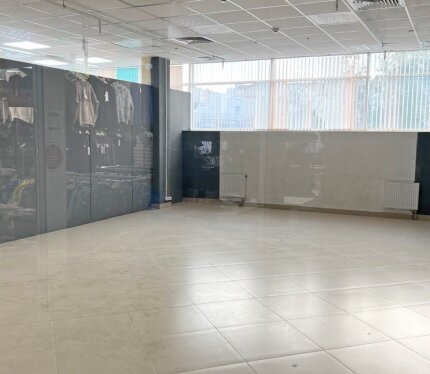 Торговое помещение рядом с метро по отличной цене