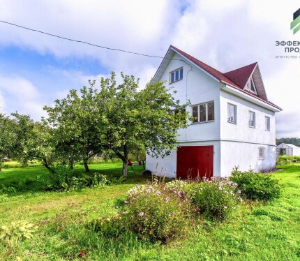 Продаётся отличный дом с просторным и ухоженным участком в живописном месте!