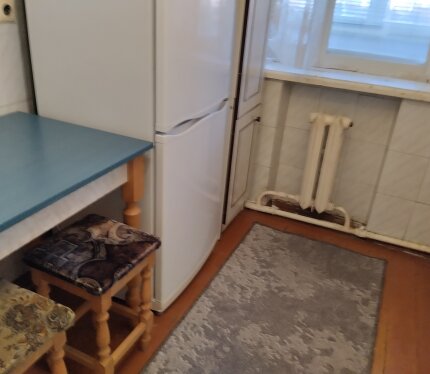 Сдам комнату 10.4 м2 с большой лоджией 6 м2 в Первомайском р-не на длительный срок