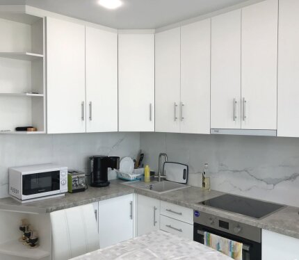 Современная трехкомнатная с мебелью (Минск-Мир)